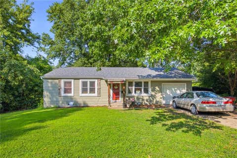 Photo of 3903 N Osage Street, Independence, MO 64050 (MLS # 2636213)
