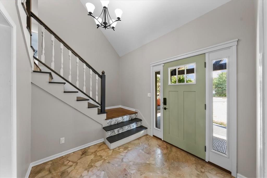 330 E Bridlespur Drive