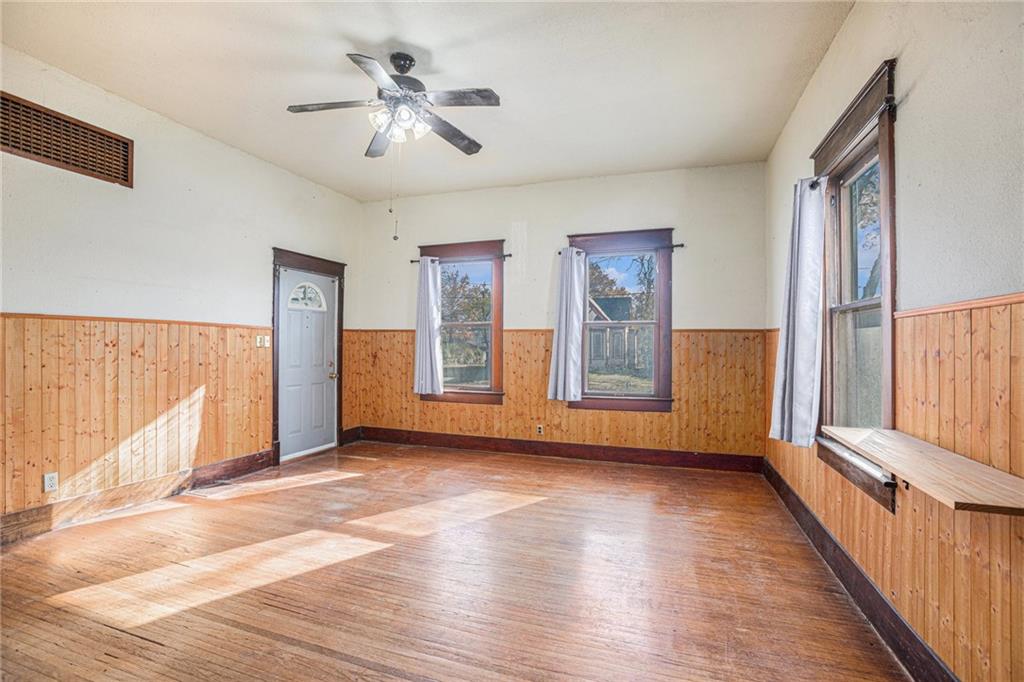 Plattsburg, Missouri 64477, United States, 2 Bedrooms Bedrooms, ,1 BathroomBathrooms,Residential,Pending,33709