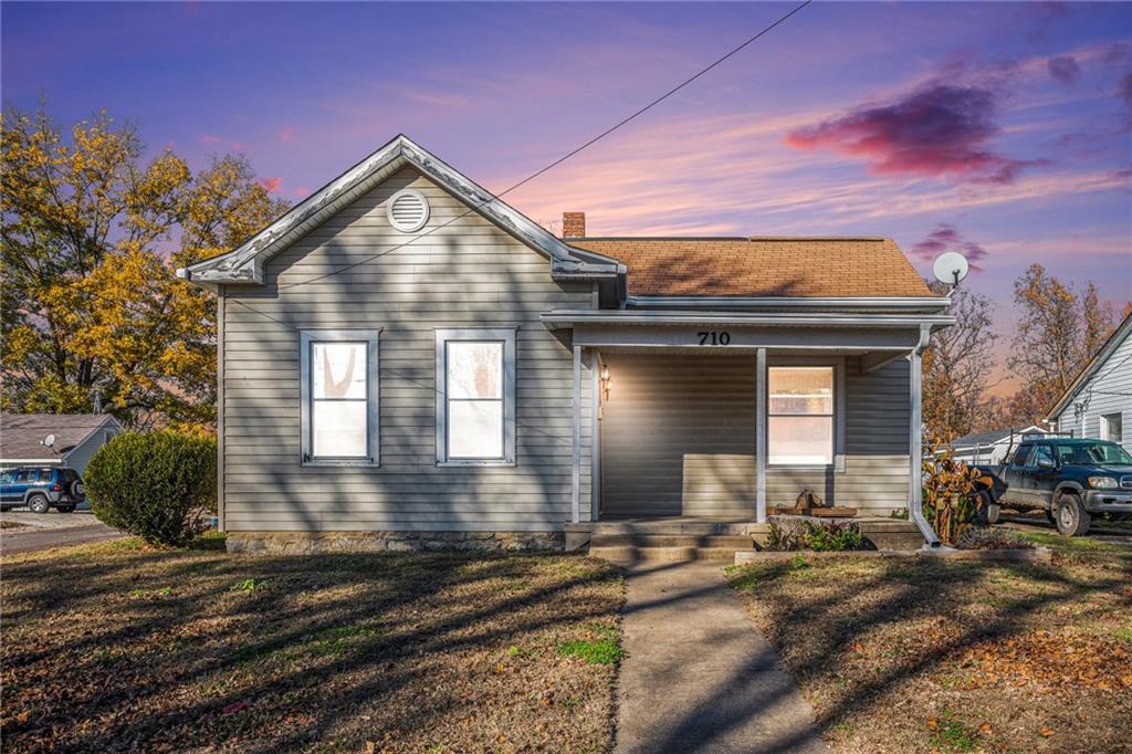 Plattsburg, Missouri 64477, United States, 2 Bedrooms Bedrooms, ,1 BathroomBathrooms,Residential,Pending,33709