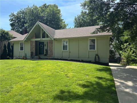 Photo of 1616 NE Ridgeview Drive, Lees Summit, MO 64086 (MLS # 2624688)