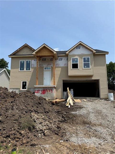 523 Hawthorne Street Smithville MO 64089