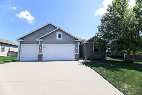 Photo of 3725 N 154th Street, Basehor, KS 66007 (MLS # 2638684)