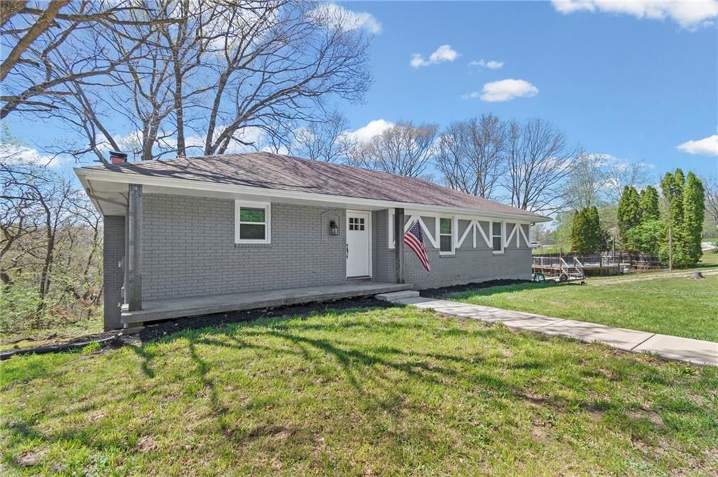 Photo of 5977 SE 208th Street, Holt, MO 64048 (MLS # 2615061)