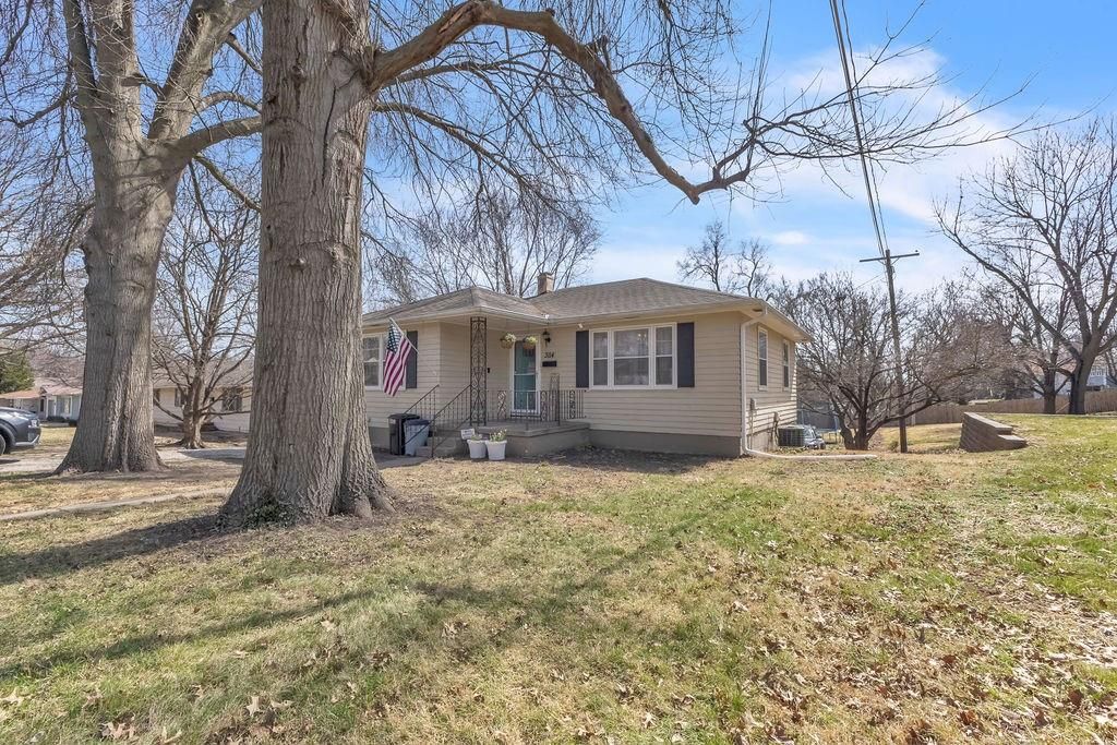 Photo of 3114 Gene Field Road, St Joseph, MO 64506 (MLS # 2608477)