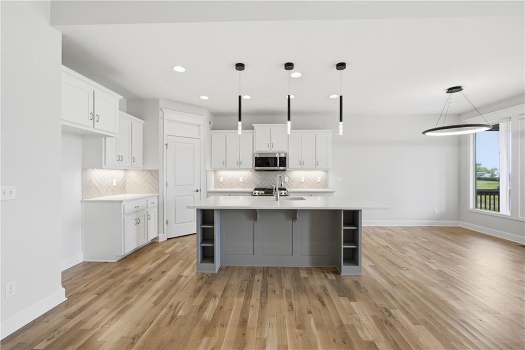 1905 NE 111th Court