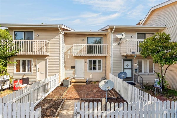 1014 W MAPLE AVE UNIT 2, INDEPENDENCE, MO 64050 - Image 659065d9700ad5a99b8af514b2fef73e/1712468184