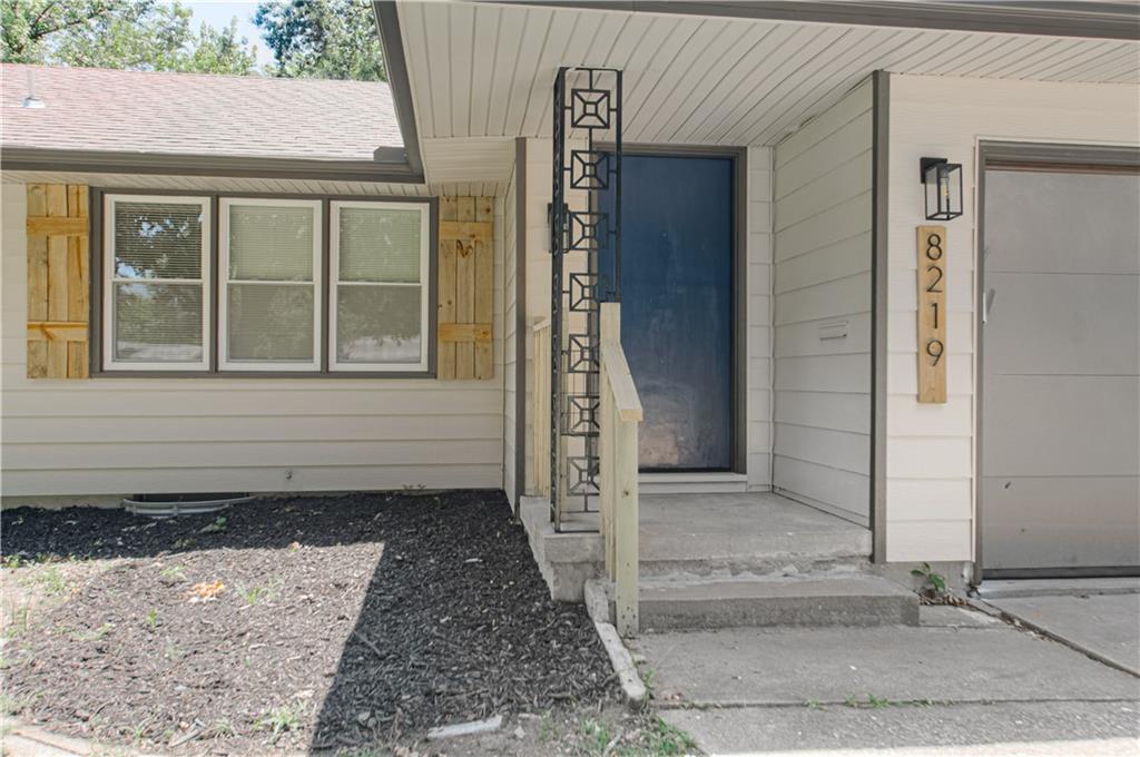 8219 E 85th Terrace