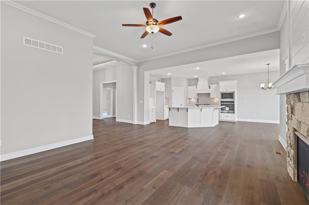 10205 N Winchester Avenue