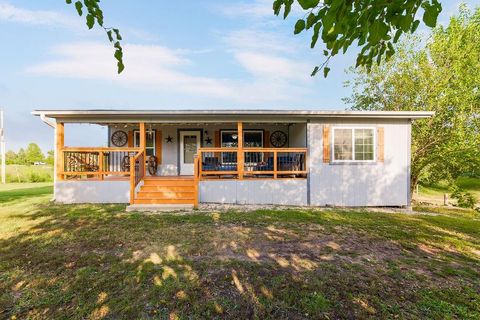 14714 174th Street Bonner Springs KS 66012