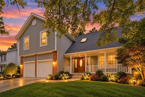 Photo of 15821 Horton Court, Overland Park, KS 66223 (MLS # 2647633)