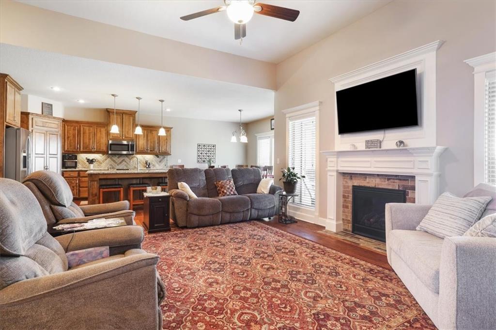 706 Crestridge Drive