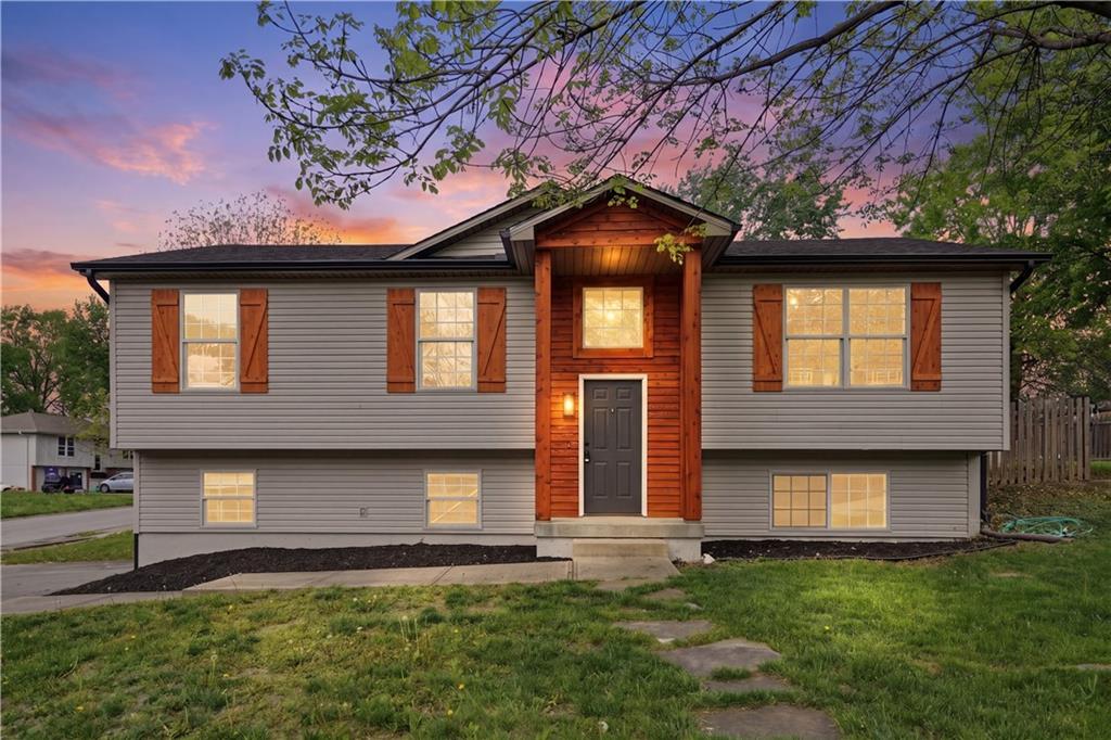 1705 SE Piccadilly Street