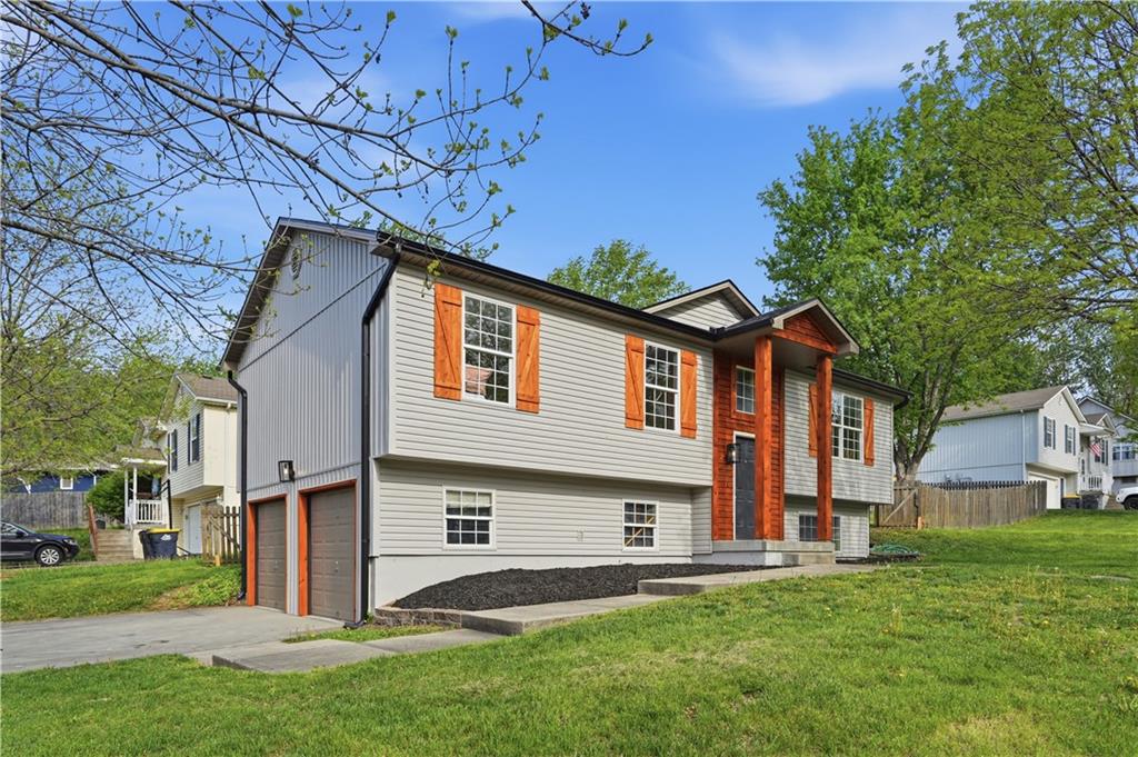 1705 SE Piccadilly Street