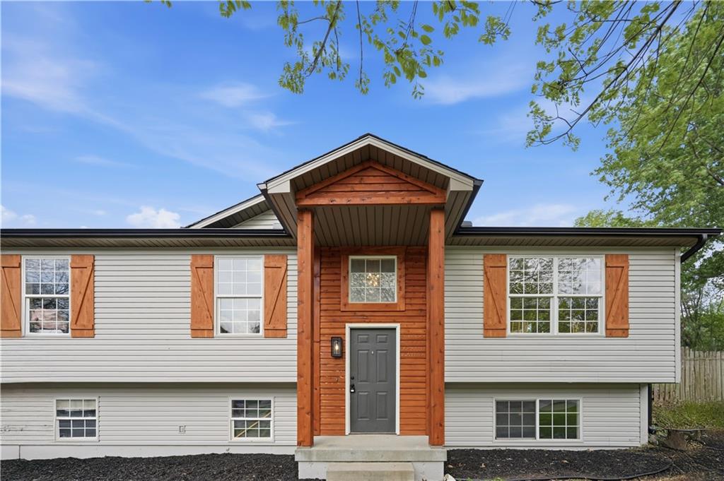 1705 SE Piccadilly Street