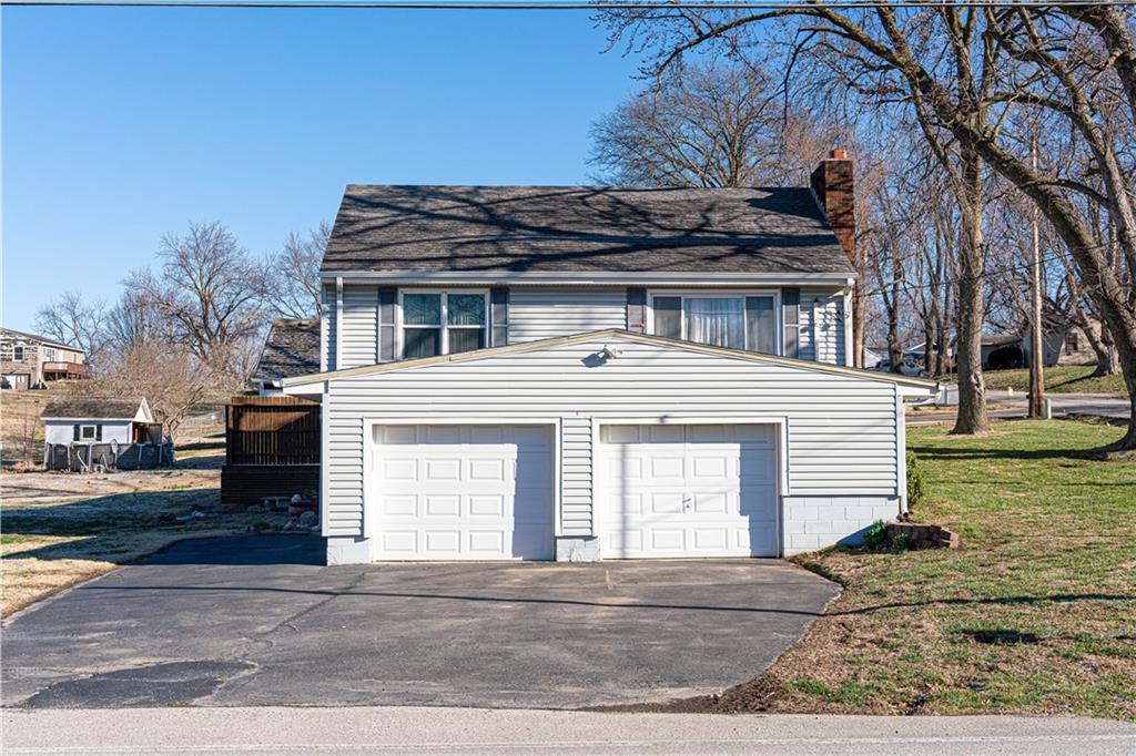 St Joseph, Missouri 64506, United States, 3 Bedrooms Bedrooms, ,2 BathroomsBathrooms,Residential,Active,91554