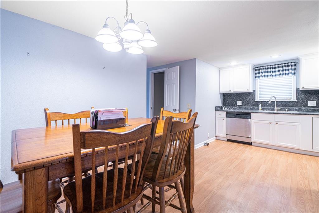 St Joseph, Missouri 64506, United States, 3 Bedrooms Bedrooms, ,2 BathroomsBathrooms,Residential,Active,91554