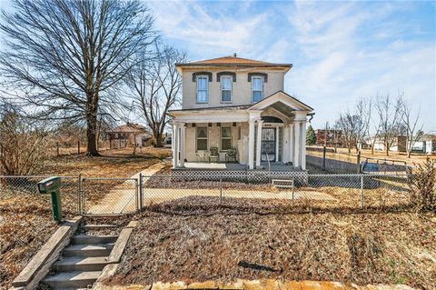 212 S 17th Street, St Joseph, MO 64501 - MLS#: 2603893