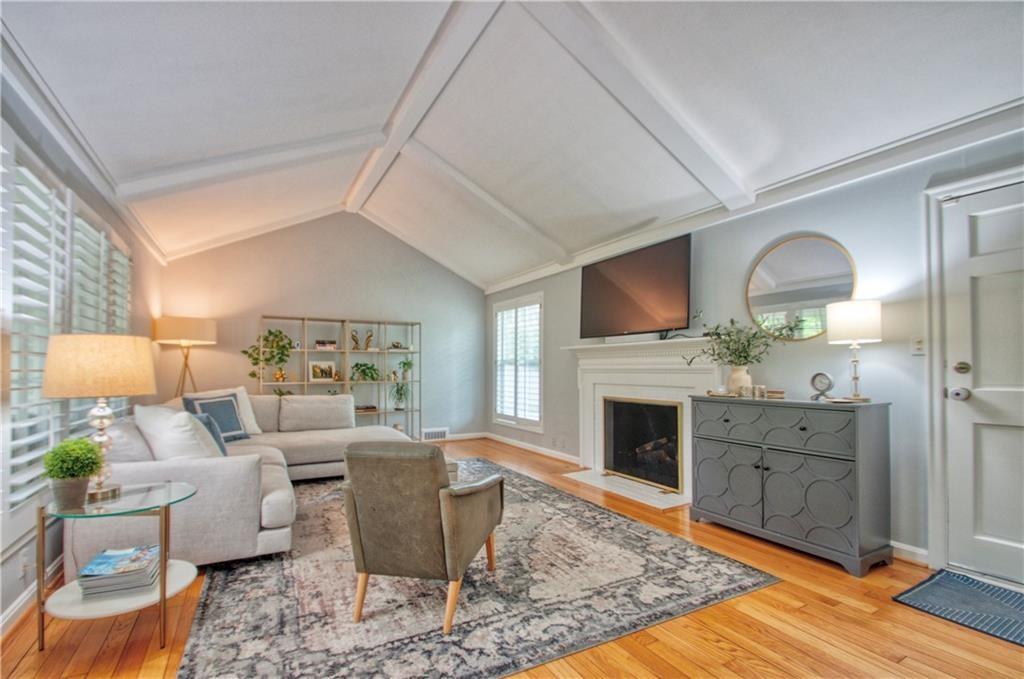 5400 Windsor Lane