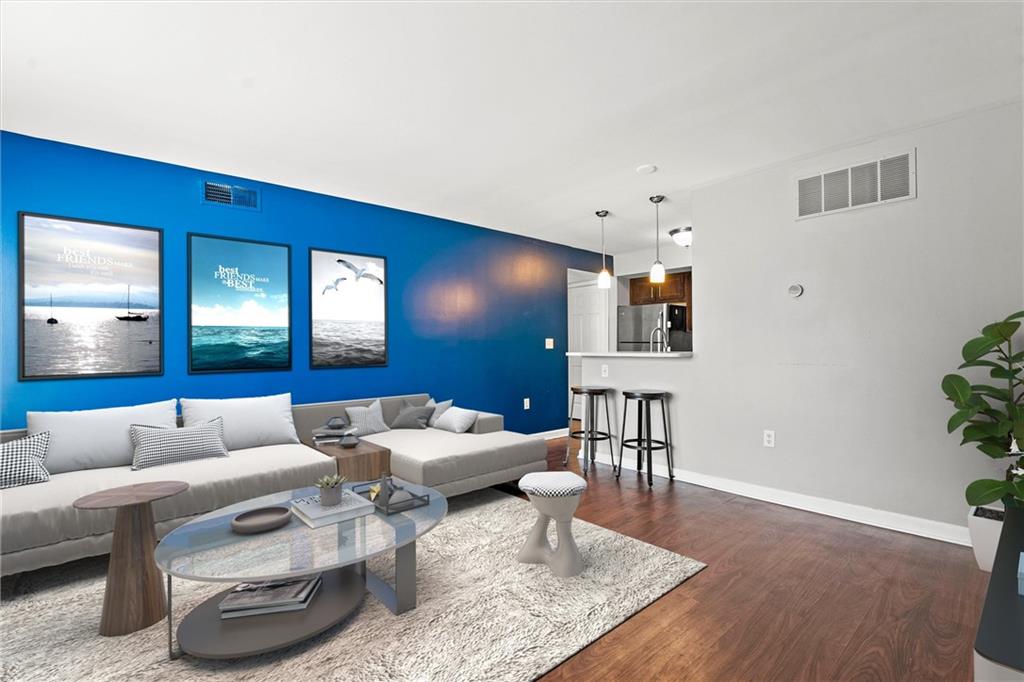 435 W 9th Street 204