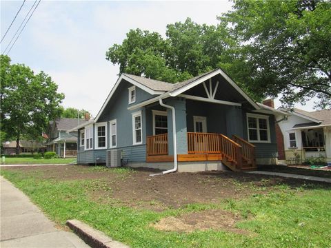 Photo of 1000 E Pearl Street, Harrisonville, MO 64701 (MLS # 2620907)