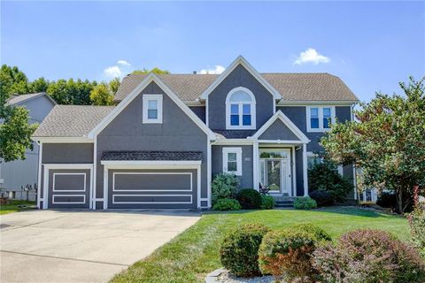 Photo of 8121 W 130th Street, Overland Park, KS 66213 (MLS # 2565302) Photo of 8121 W 130th Street, Overland Park, KS 66213 (MLS # 2565302)