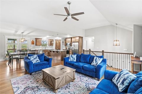 Tiny photo for 433 Lilly Lane, Liberty, MO 64068 (MLS # 2614708)