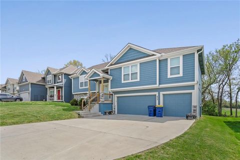 Tiny photo for 433 Lilly Lane, Liberty, MO 64068 (MLS # 2614708)