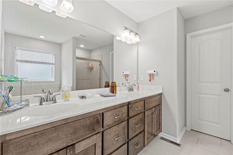 Tiny photo for 433 Lilly Lane, Liberty, MO 64068 (MLS # 2614708)