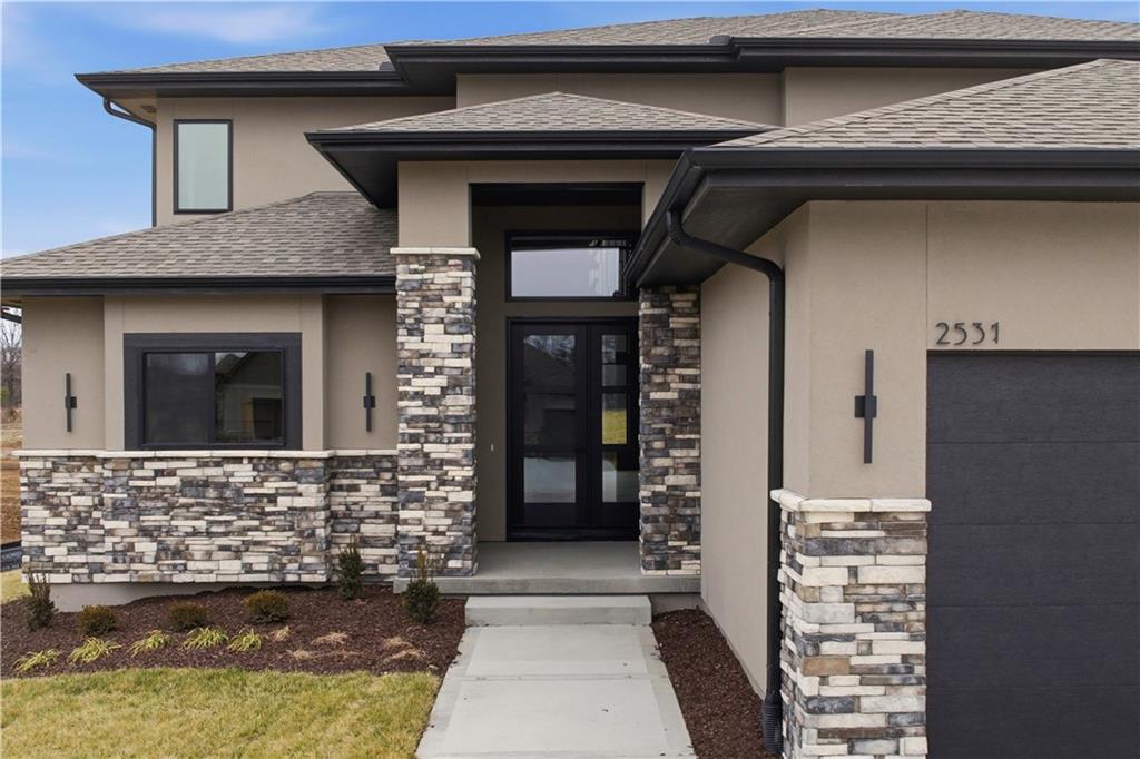 2531 NE Woodland Oak Circle