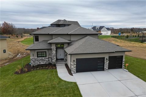 2531 NE Woodland Oaks Circle Lee's Summit MO 64086