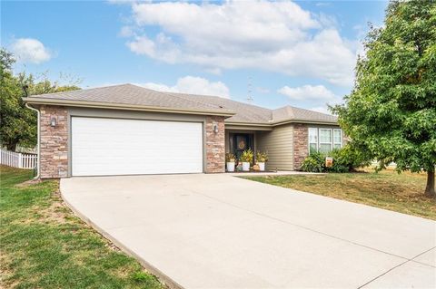 504 N Monterey Way Lawrence KS 66049