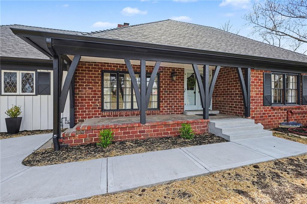 107 E Santa Fe Trail