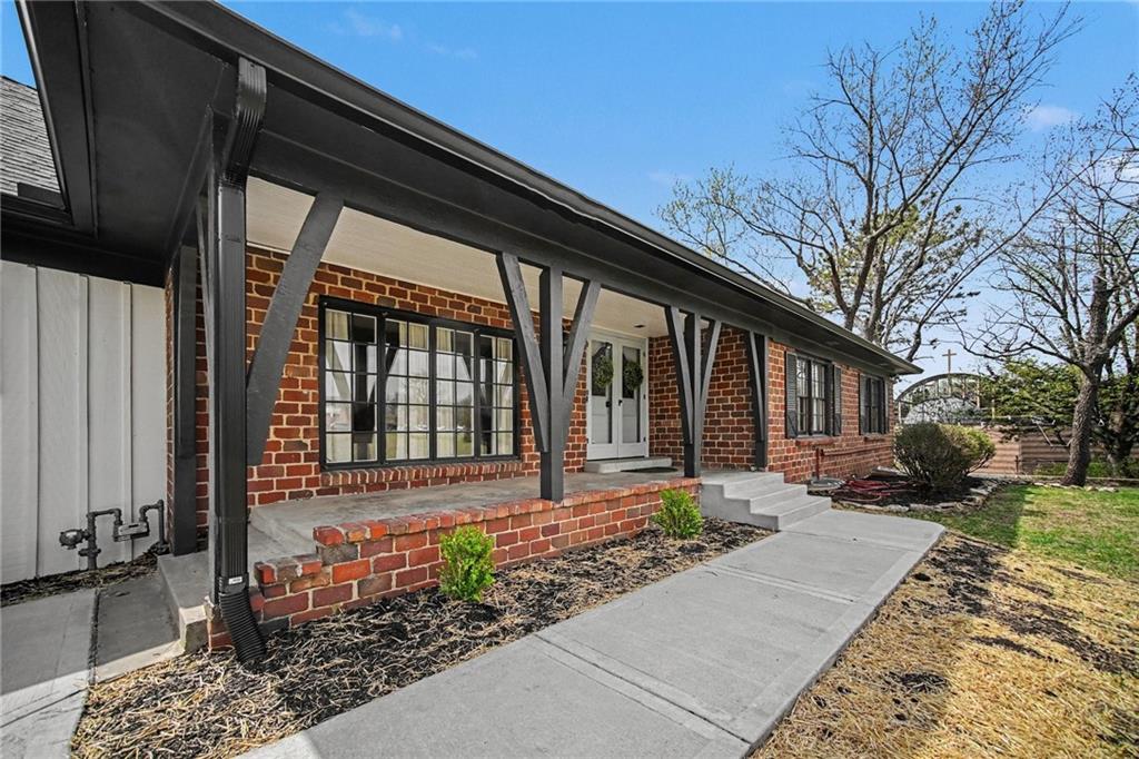 107 E Santa Fe Trail