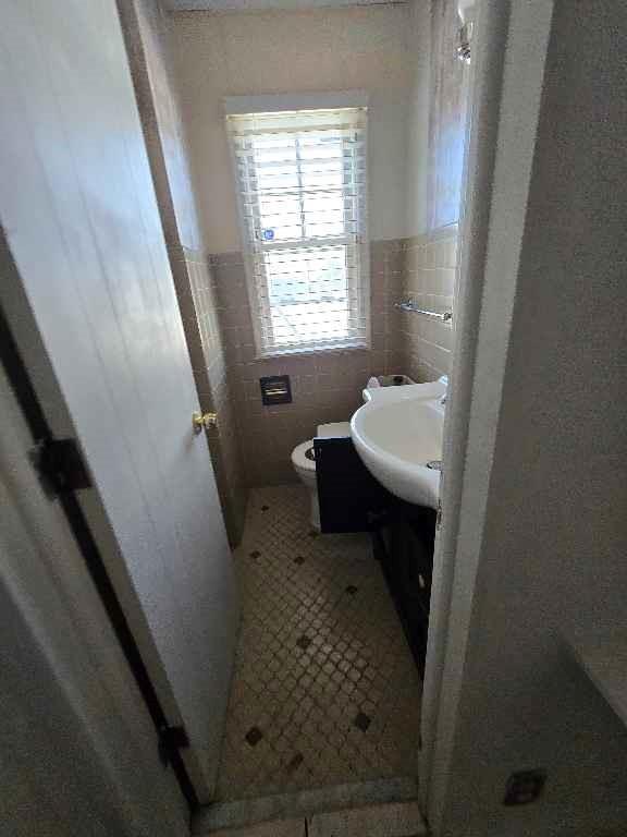 1625 SW Lakeside Drive