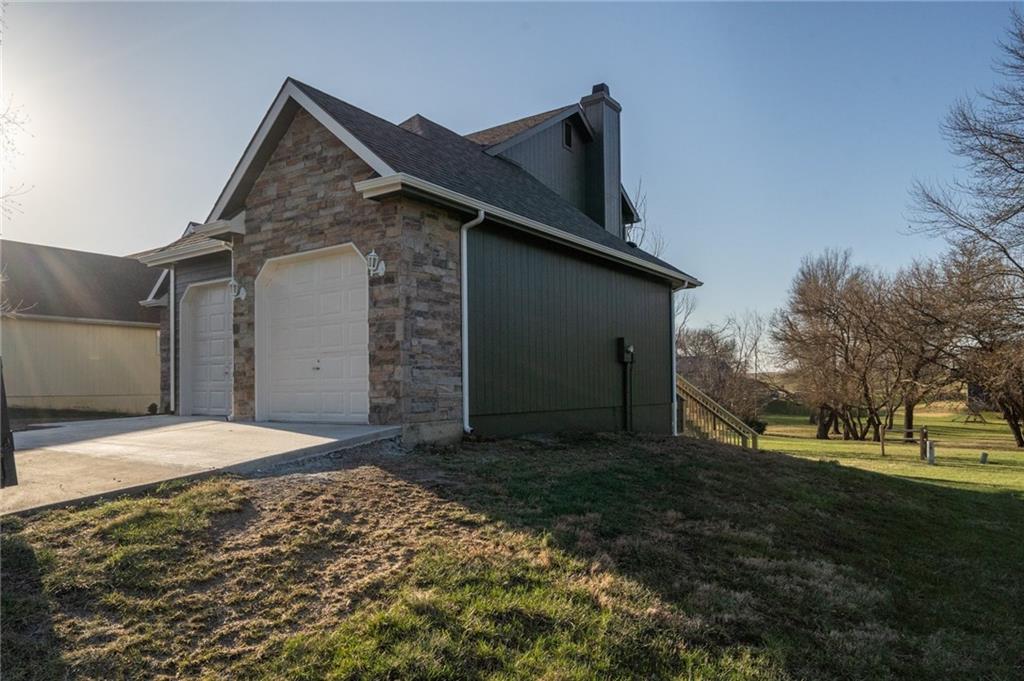 121 Hillside Drive