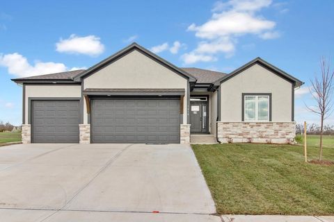 1818 Woodward Circle Raymore MO 64083
