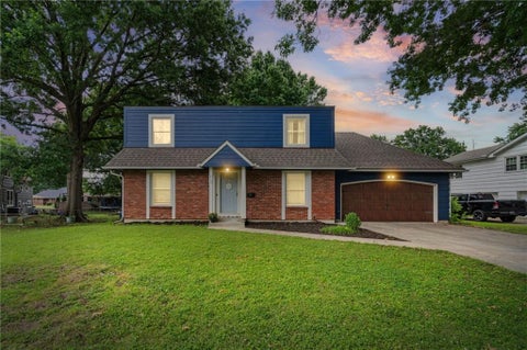 Photo of 315 Hawthorne Drive, Belton, MO 64012 (MLS # 2628387)