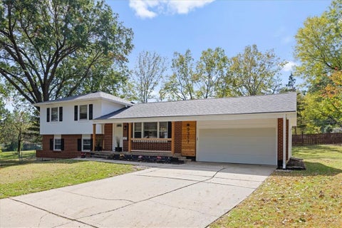 Photo of 9317 Hardy Drive, Overland Park, KS 66212 (MLS # 2647189)