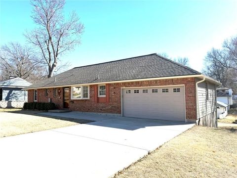 11703 E 48th Street Kansas City MO 64133