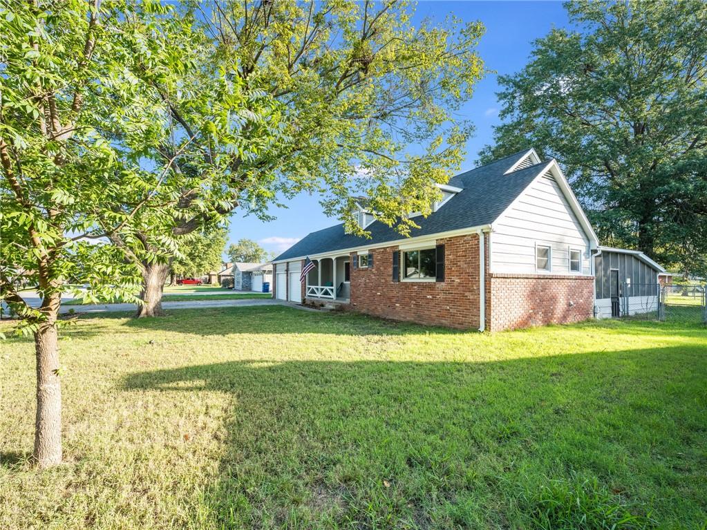411 Tyler Boulevard