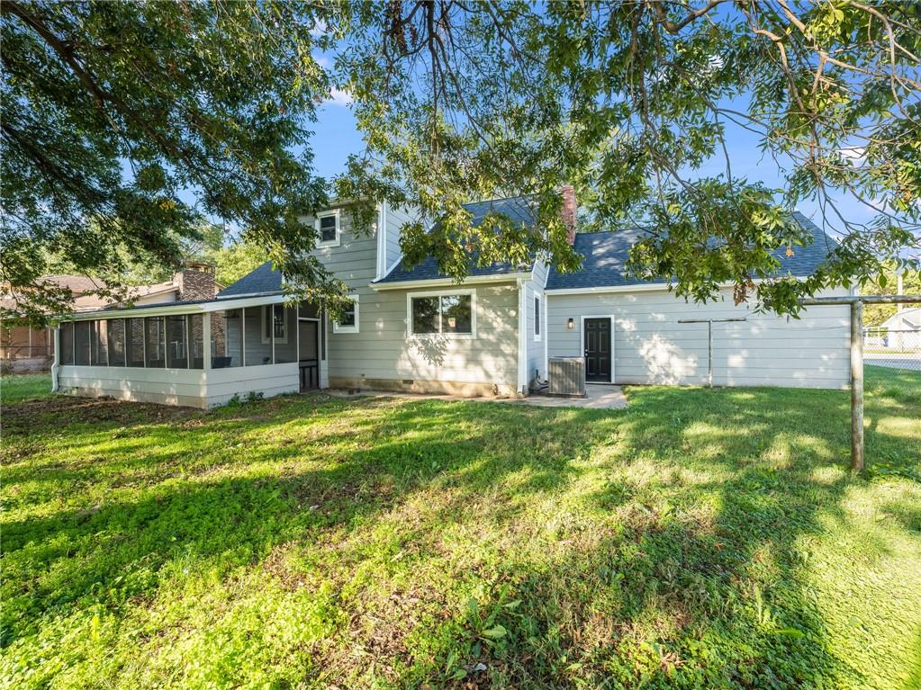 411 Tyler Boulevard