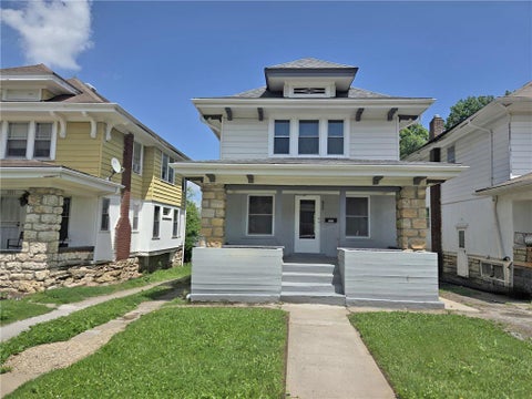 Photo of 3923 College Avenue, Kansas City, MO 64130 (MLS # 2642810)