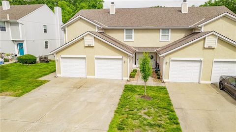 4612 Whispering Winds Drive B Lee's Summit MO 64064