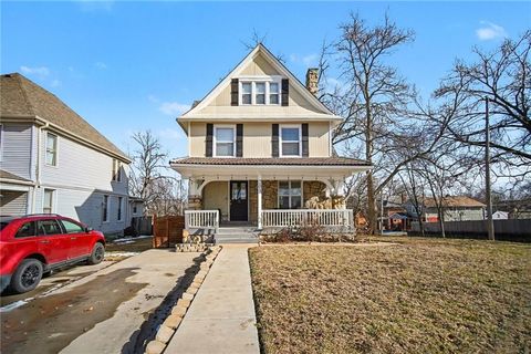 203 N Clinton Place Kansas City MO 64123