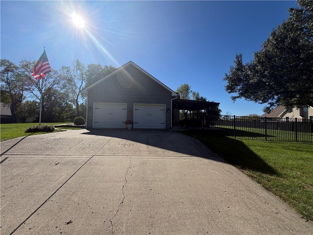 1008 Medbury Lane