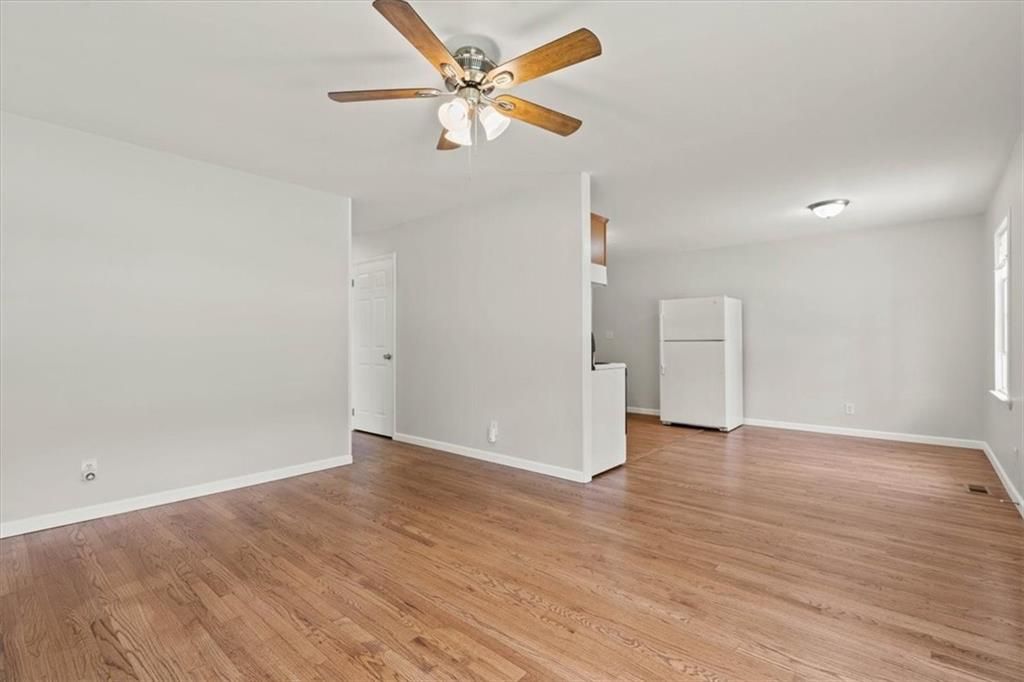 Photo of 307 E 3rd Drive S, Independence, MO 64050 (MLS # 2608052)