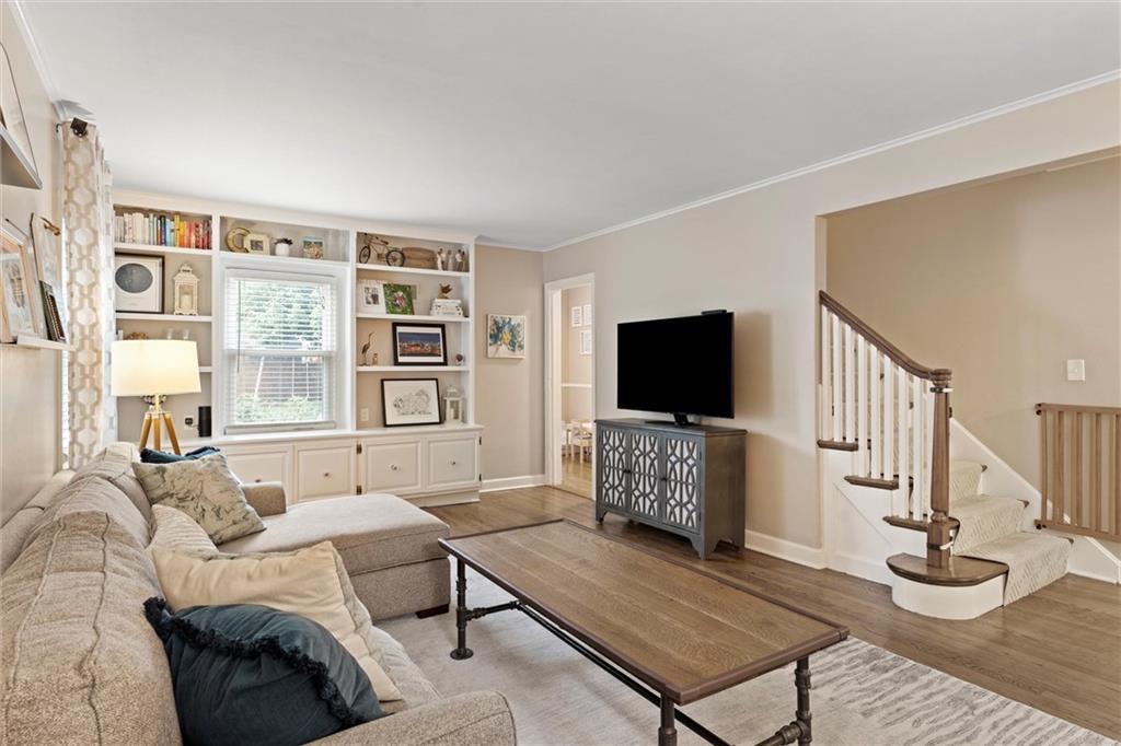 1251 W 72ND Street