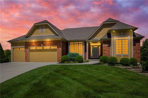 1930 Woodridge Drive Leavenworth KS 66048