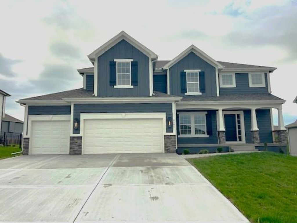 Photo of 8977 NE 99th Street, Kansas City, MO 64157 (MLS # 2618782)